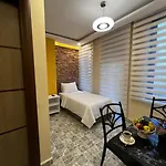 The Red Tent Loft 2*