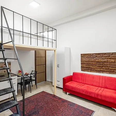 The Red Tent Loft Apartahotel