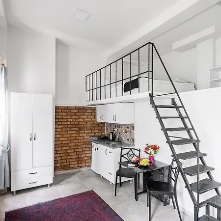 The Red Tent Loft 2*