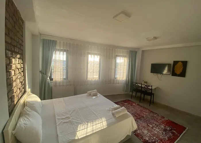 The Red Tent Loft 2*